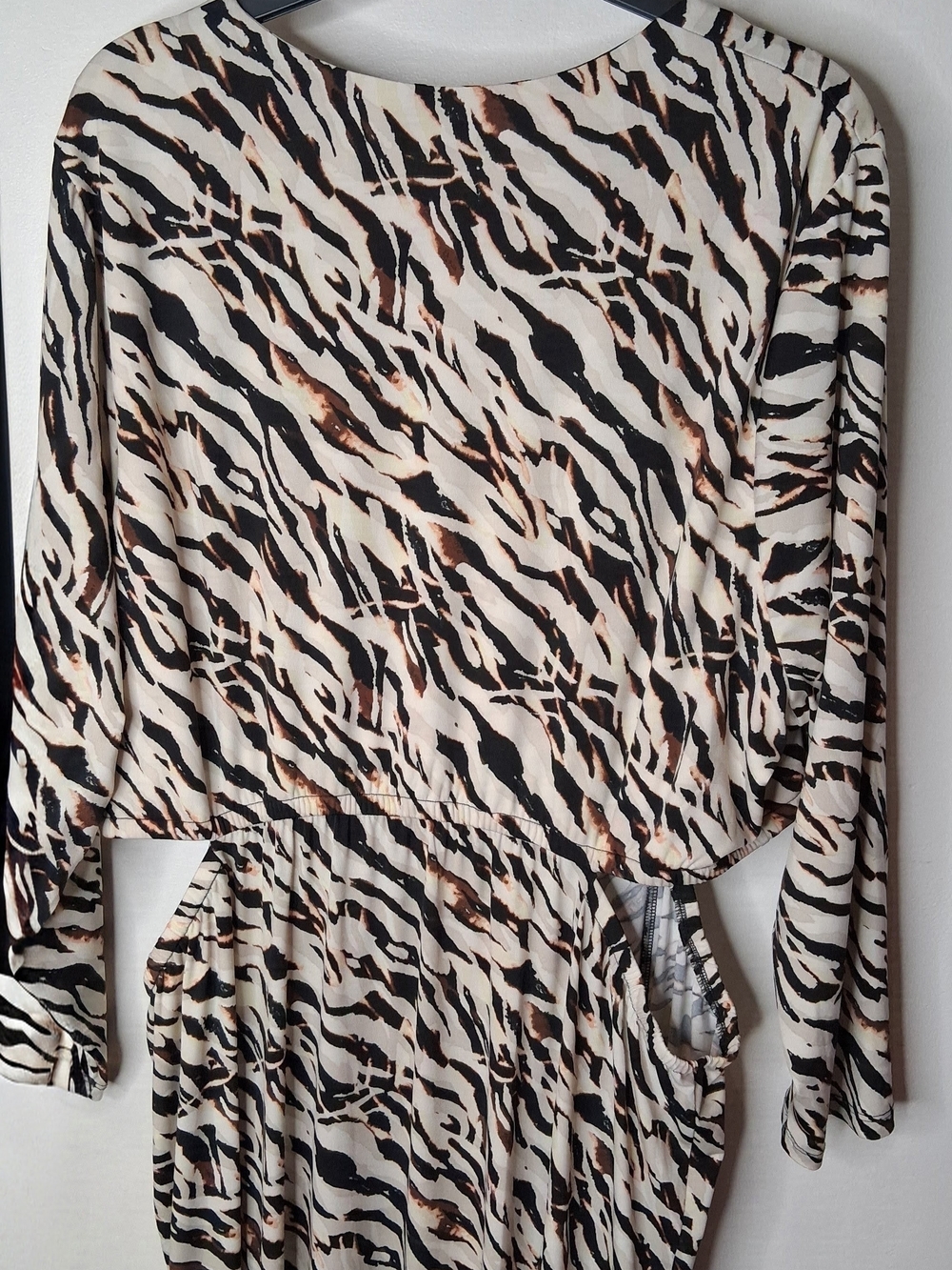 Torrid Watercolor Zebra Cutout Maxi Dress Size 3 3X - Picture 4 of 8